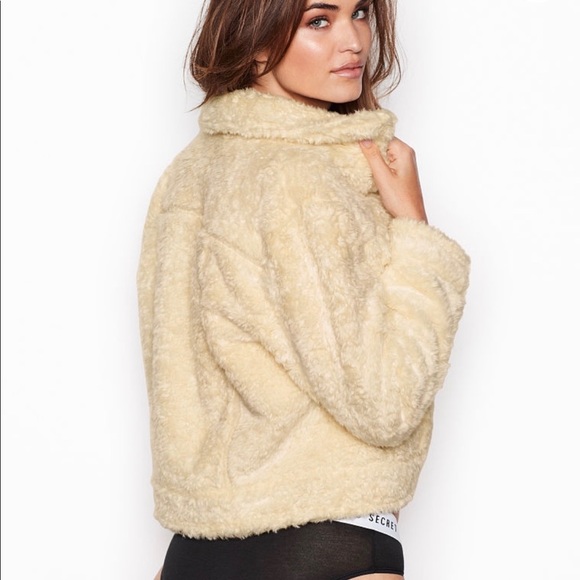 ❄️Victoria’s Secret Sherpa Jacket❄️ - Picture 3 of 4